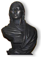 Foto av statyett föreställande Bartolina Sisa, av mörkt, nästan svart, material