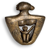 Skulptur av mamma med ett barn "i magen"