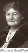 Porträttfoto av Margaret Bondfield med hennes namn under