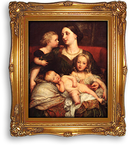 Målning i bred guldram av kvinna med tre småbarn i knät sittande på en röd soffa