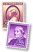 Två frimärken med Susan B. Anthony på. Det bakre är rödgult och det syns att det är äldre. Det främre är lila