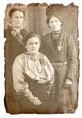 Foto av Ellen Lie, Anna Löfwander-Järwson och Elsa Laula Renberg
