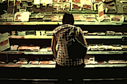 Manipulerat foto av tjej som står i en butik framför mängder av paket med vad som skulle kunna vara kött